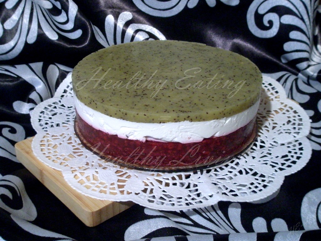 A three-layer mascarpone cheesecake