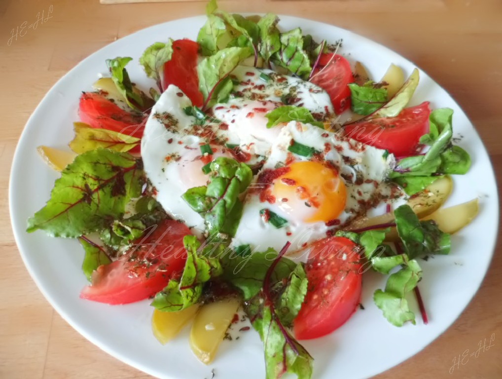 Chard salad with egg