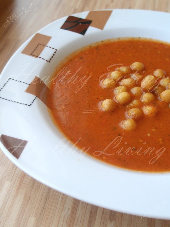 Cream tomato soup with an orange flavour