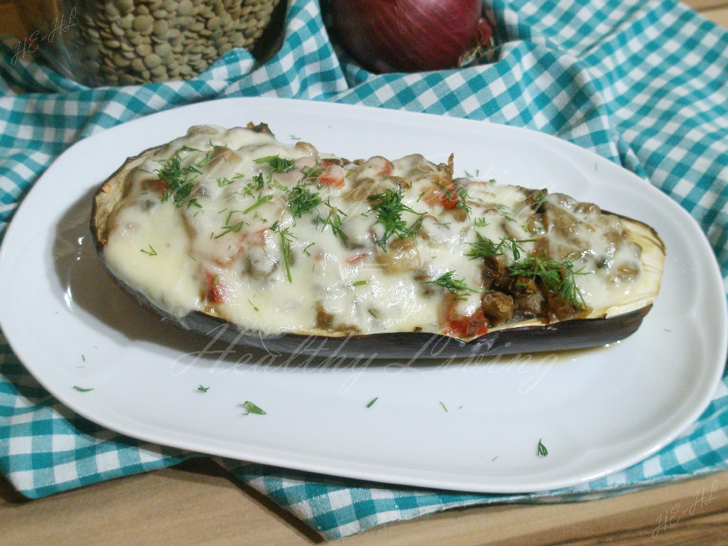 Eggplant stuffed with green lentils