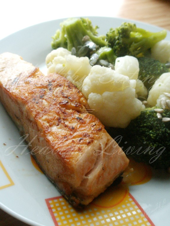 Vegetables with macadamia oil and grilled salmon