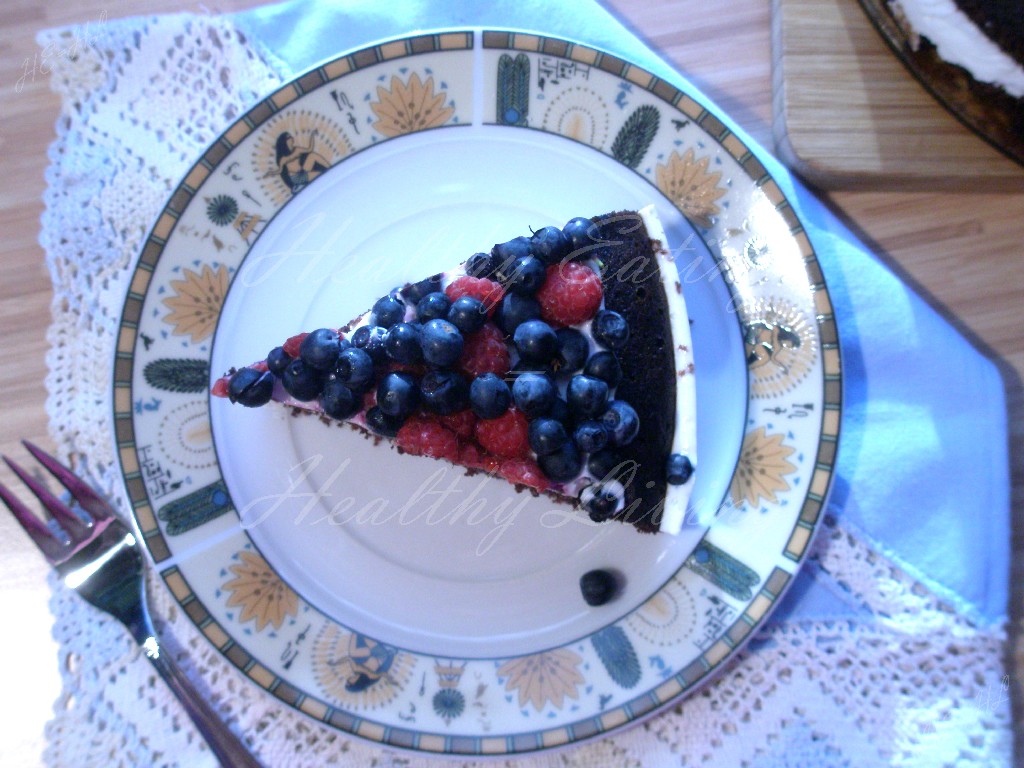 Lemon cheesecake with forest fruits