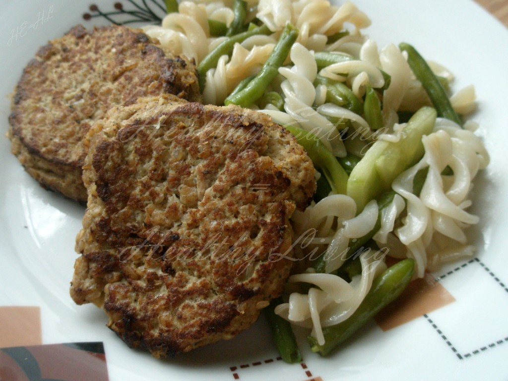 Tuna burgers and rice pasta