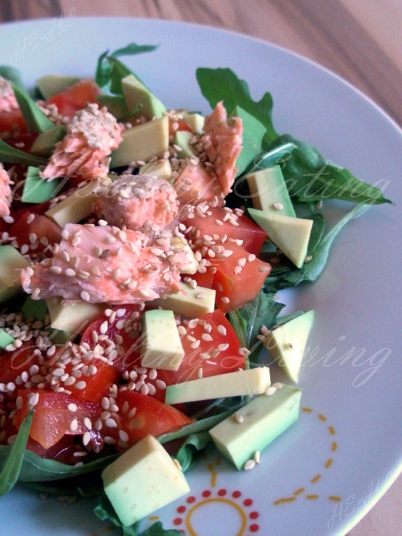 Salad with salmon and avocado