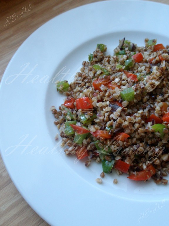 Buckwheat with bell peppers and linseed oil