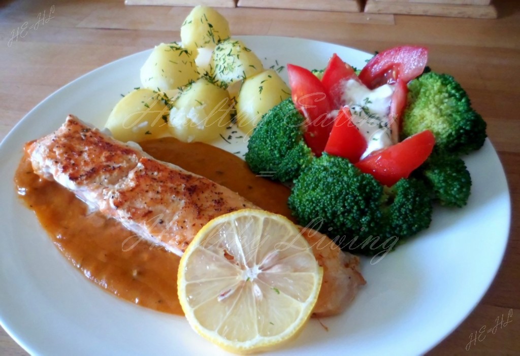 Salmon in vegetable sauce