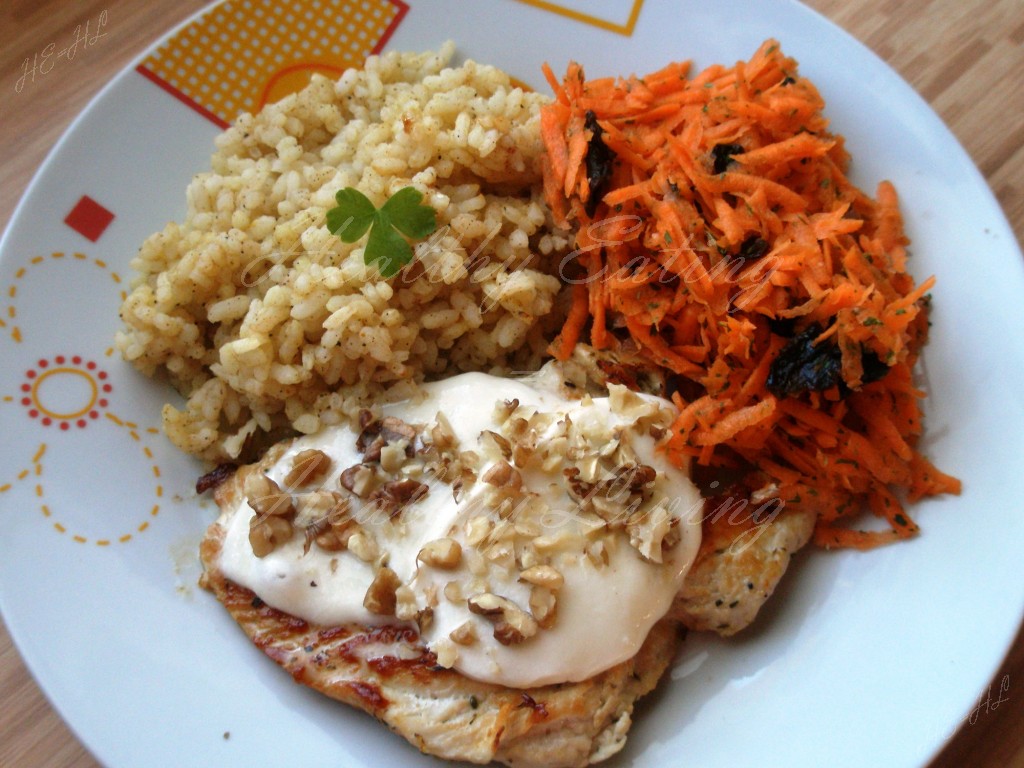 Chicken breast with lemon rice and carrot salad