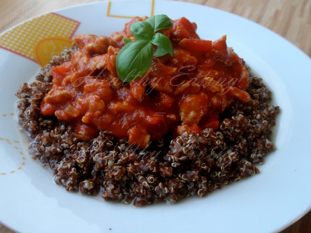 Red quinoa with meat sauce