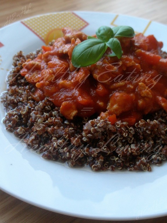 Red quinoa with meat sauce