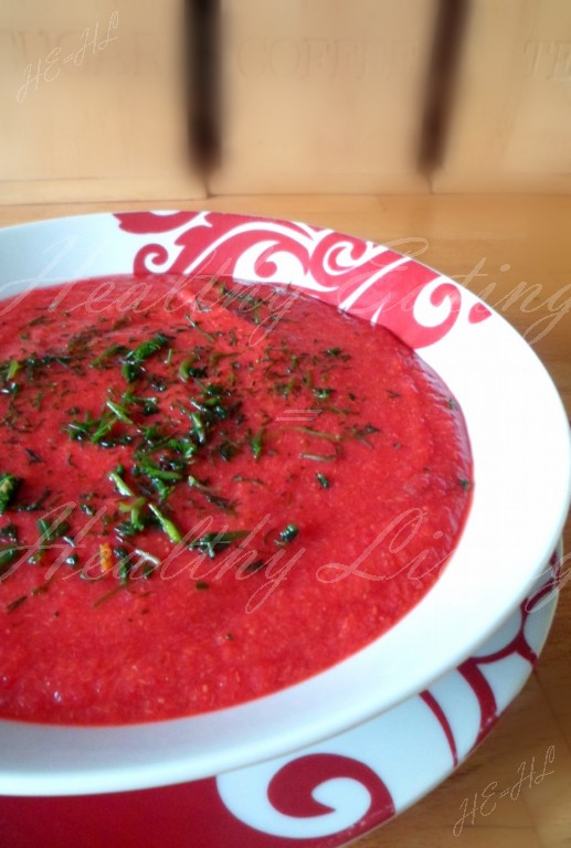 Beetroot-chicken cream soup