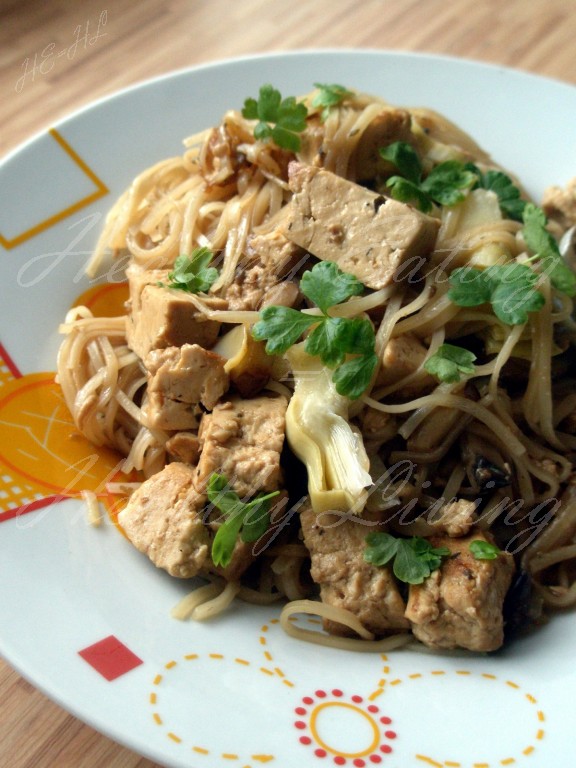 Tofu with mie pasta