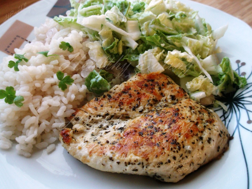 Grilled chicken breast with lemon-flavoured rice