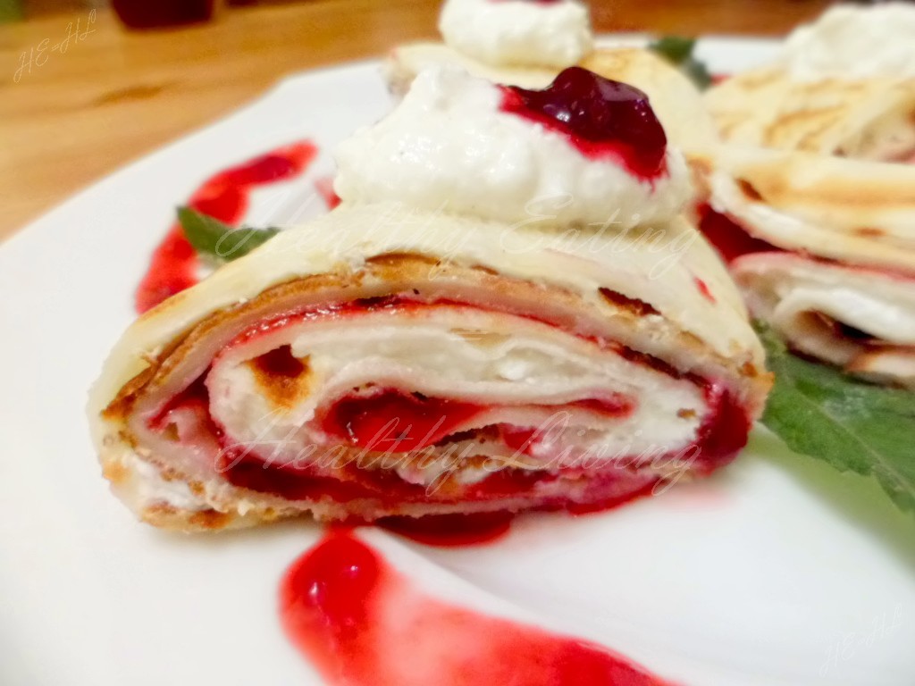 Pancakes with quark and blackberries