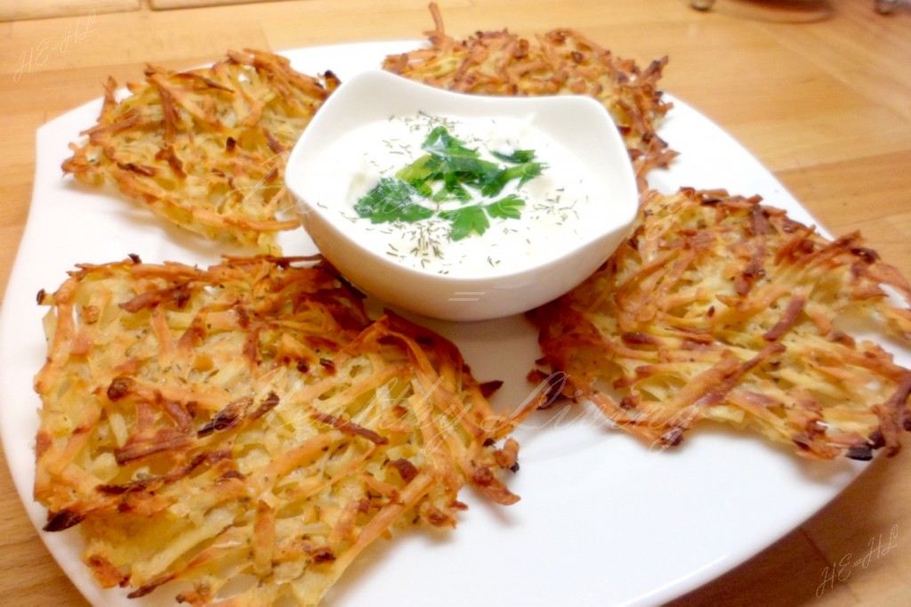 Crunchy potato-onion fritters