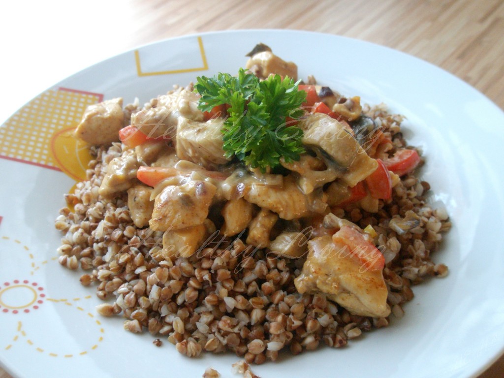 Buckwheat groats with velvet chicken sauce