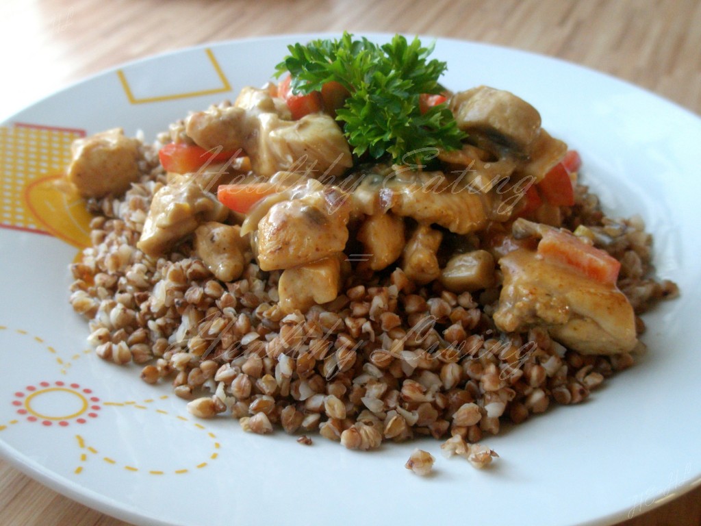 Buckwheat groats with velvet chicken sauce