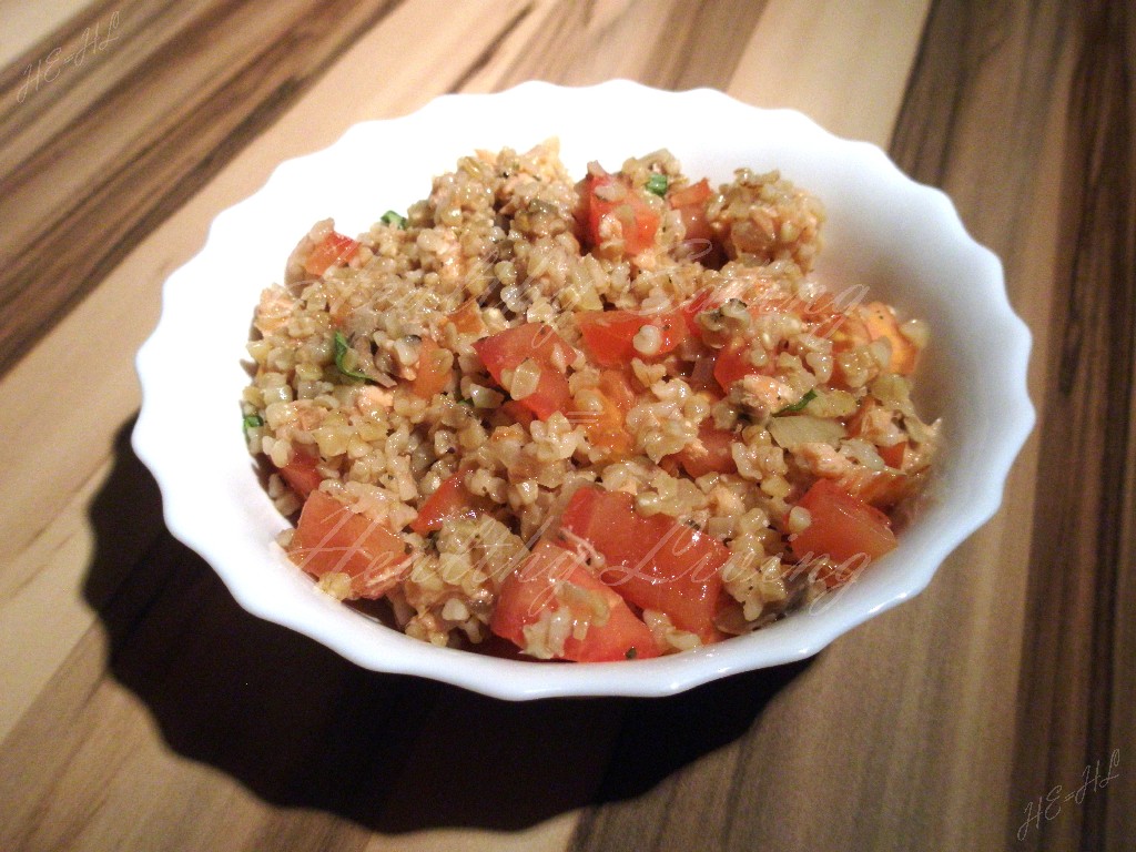 Salad with bulgur groats