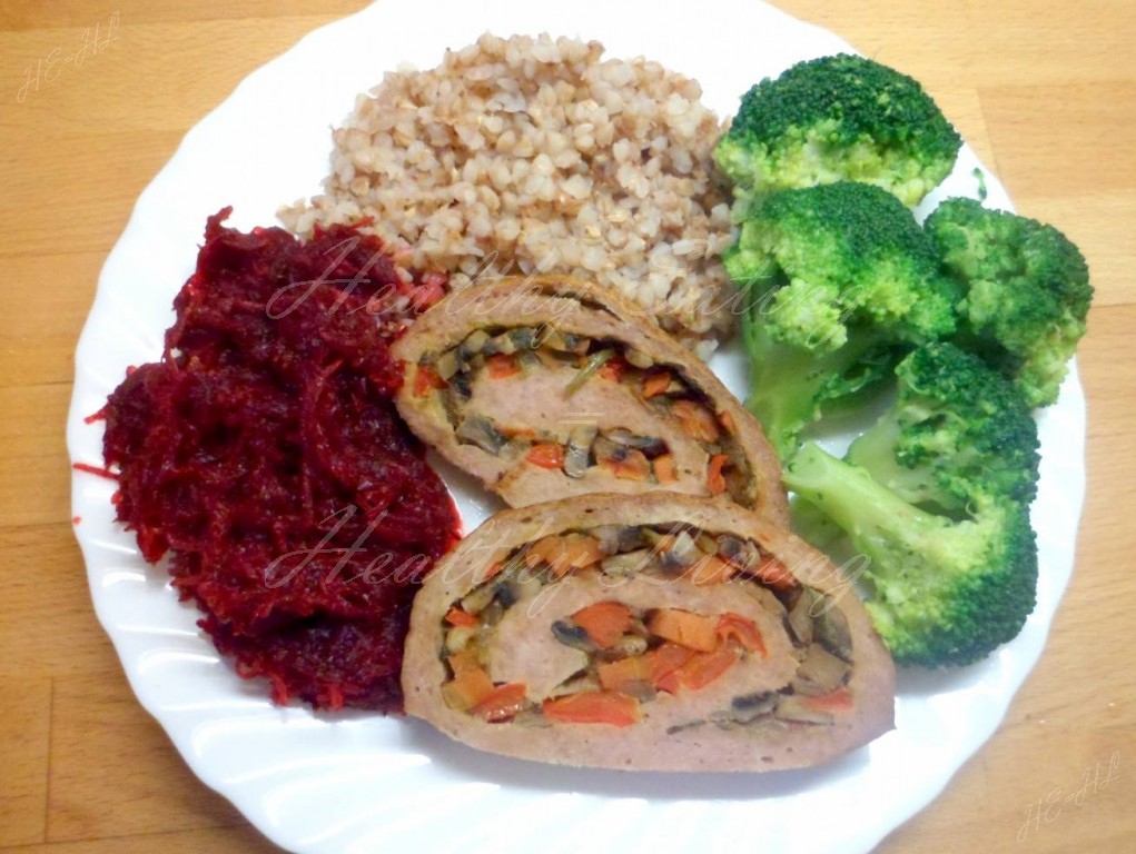 Turkey roll with vegetables and mushrooms