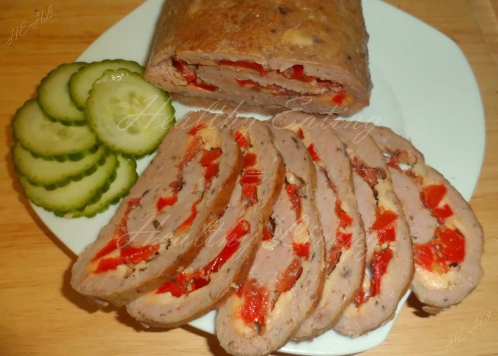 Turkey roast with bell pepper, tomatoes, and cheese