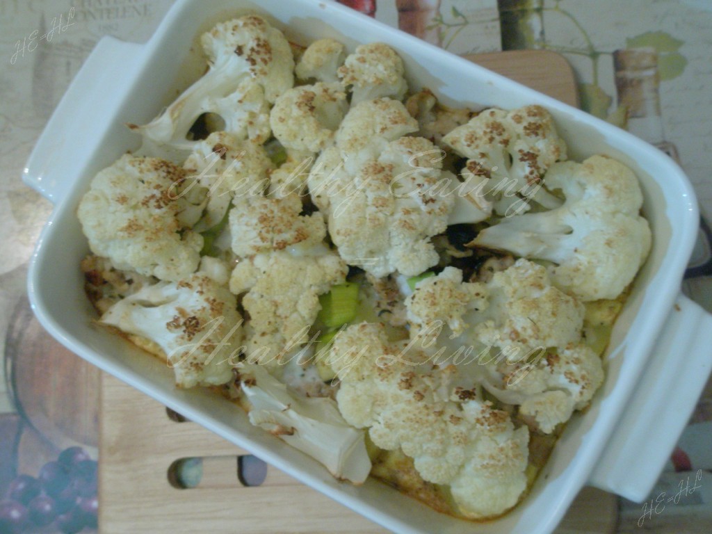 Meat-potato casserole with cauliflower