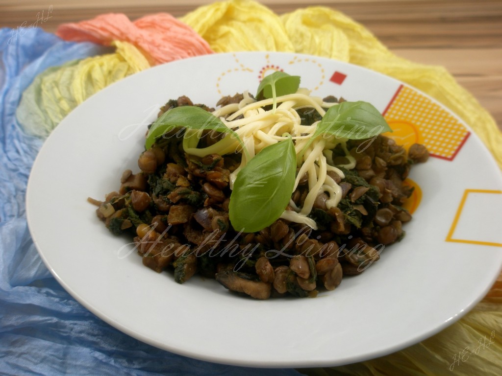 Green lentil with mushrooms and vegetables