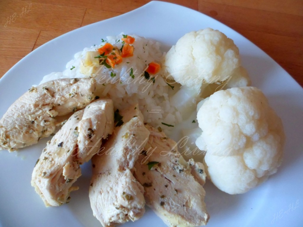 Chicken breast stewed in herbs