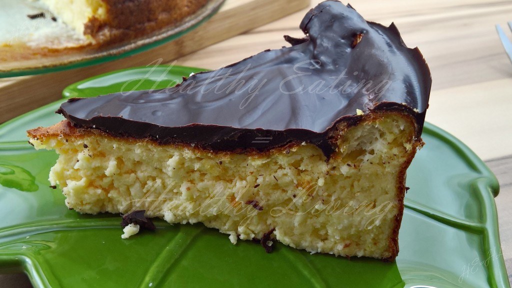 Banana-coconut cheesecake