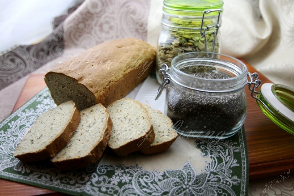 Rice bread with Greek yogurt