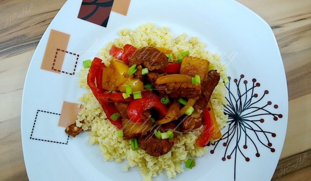 Tenderloin with pineapple and bell pepper