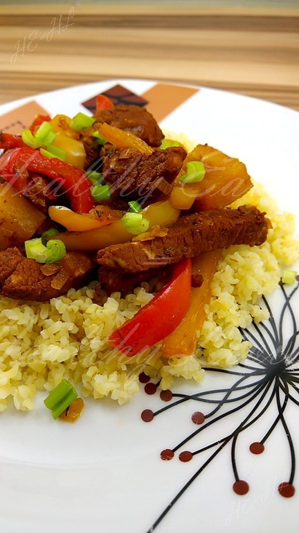 Tenderloin with pineapple and bell pepper