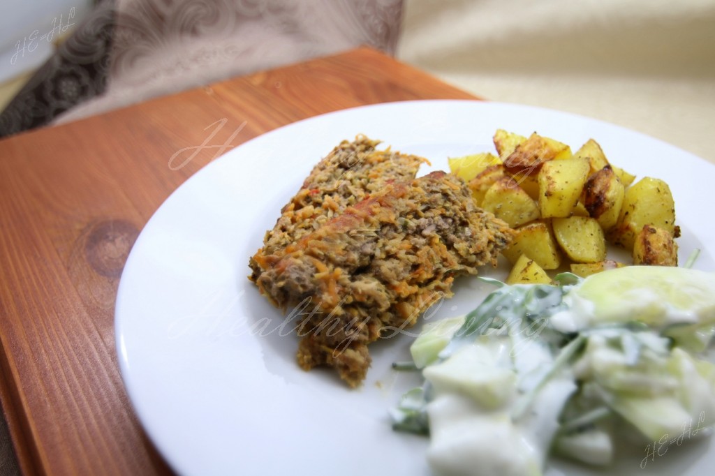 Minced beef and vegetable meatloaf