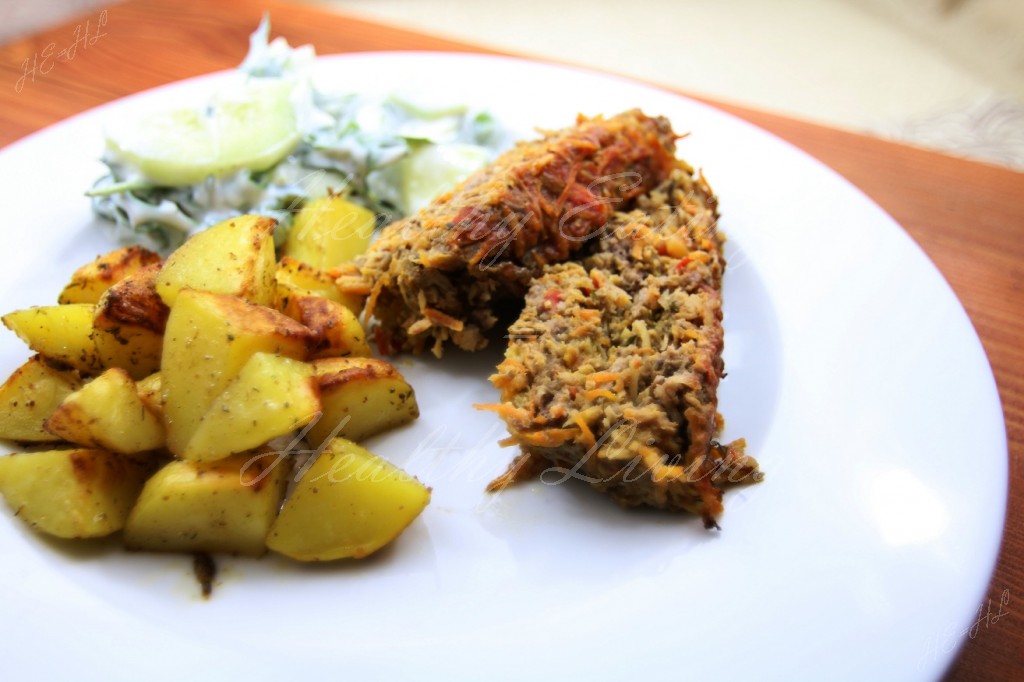 Minced beef and vegetable meatloaf