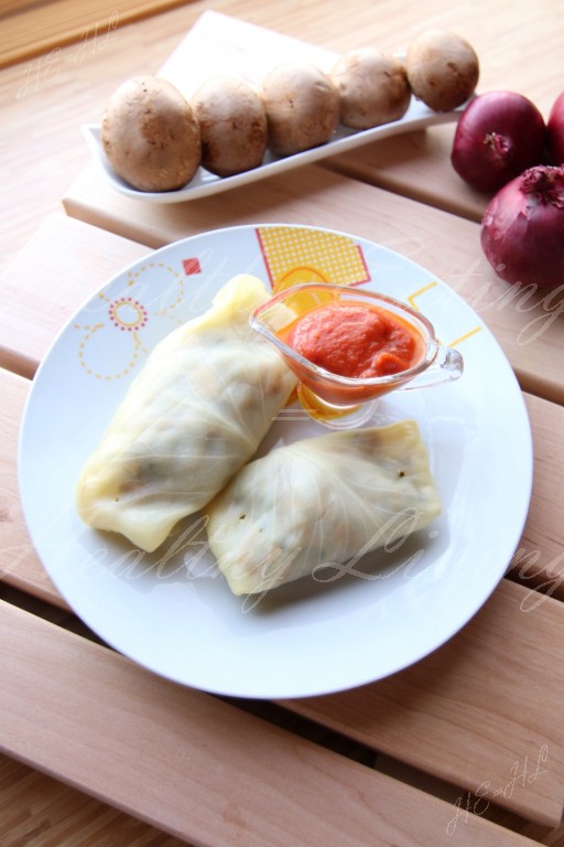 Cabbage rolls with tofu