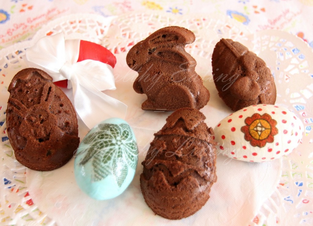 Cocoa cookies with delicacies