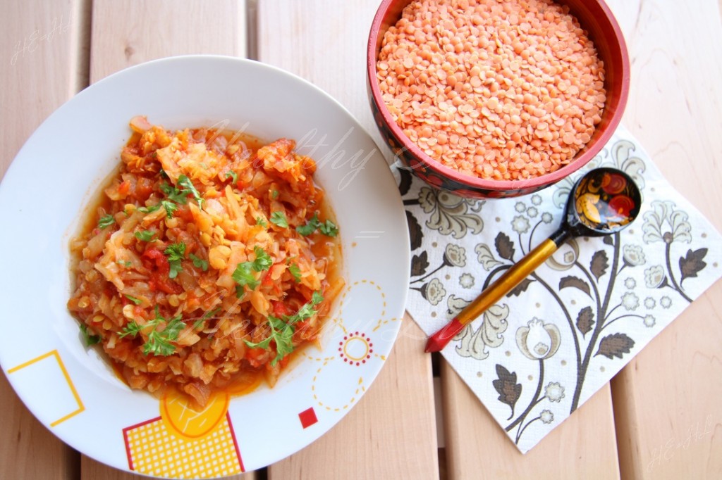 Stewed cabbage with red lentil