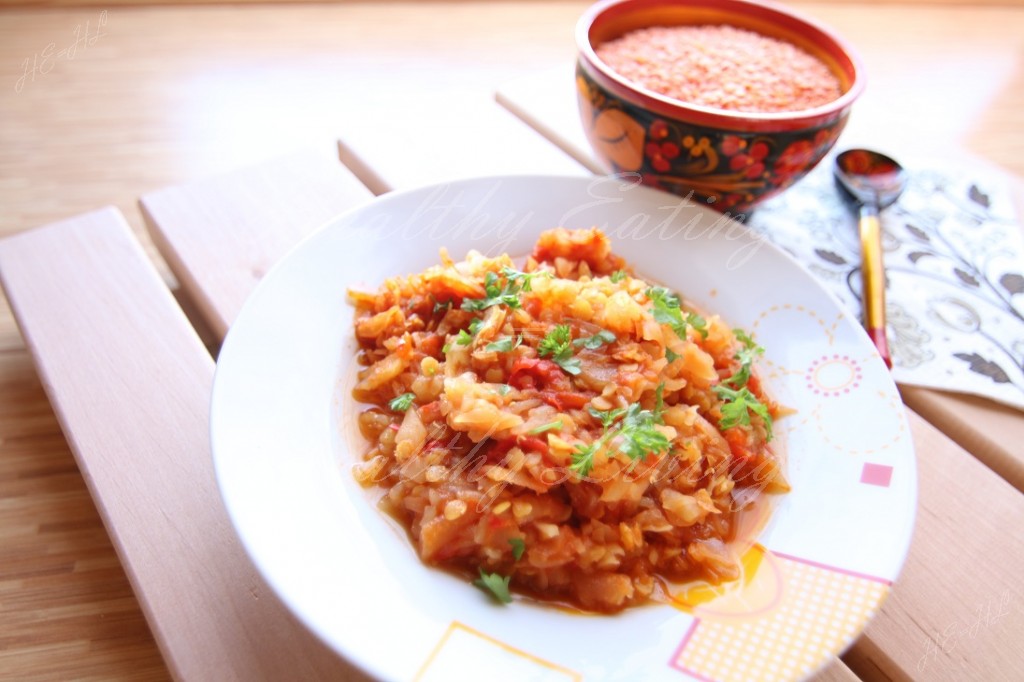 Stewed cabbage with red lentil