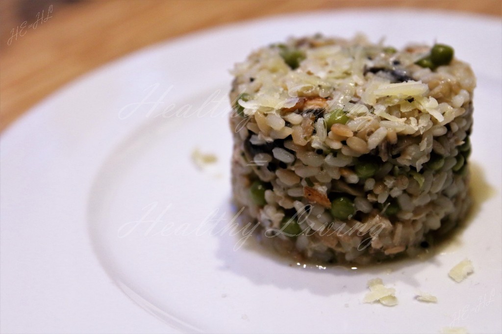 Risotto z łososiem i pieczarkami